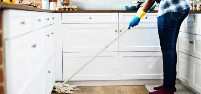 Comment apporter une aide concrète à vos parents ? home sitting